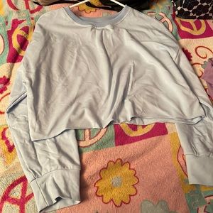 •baby blue cropped pullover•